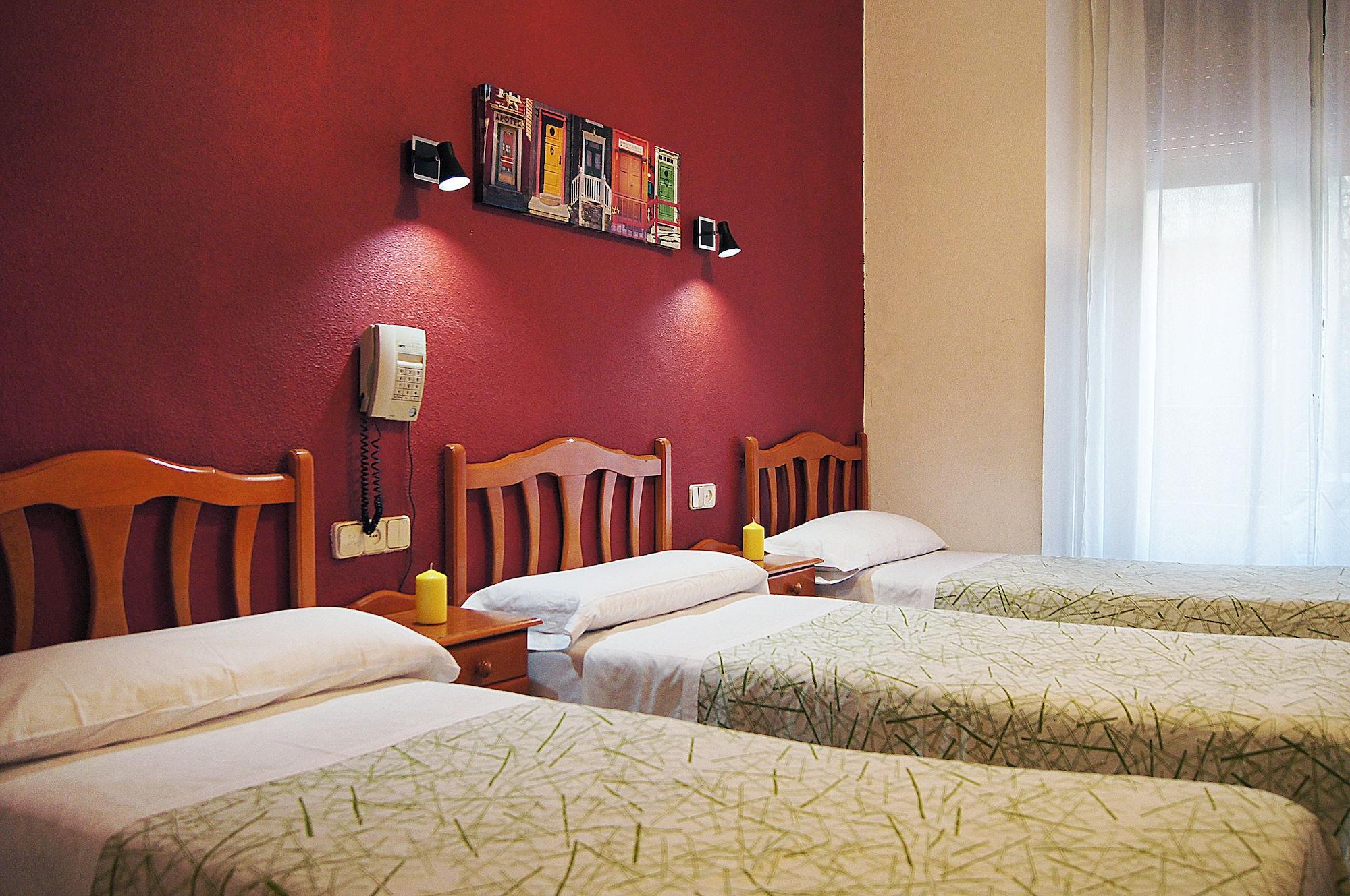 Hostal Fuencarral Kryse Madrid Esterno foto