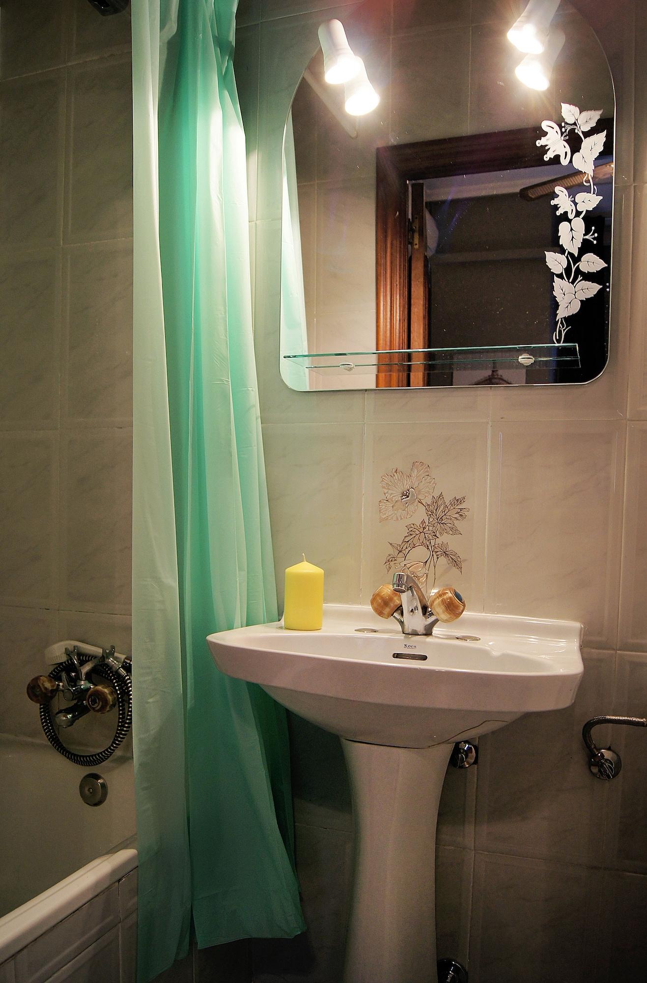 Hostal Fuencarral Kryse Madrid Esterno foto