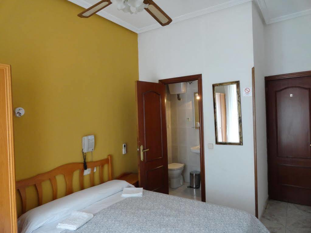 Hostal Fuencarral Kryse Madrid Esterno foto
