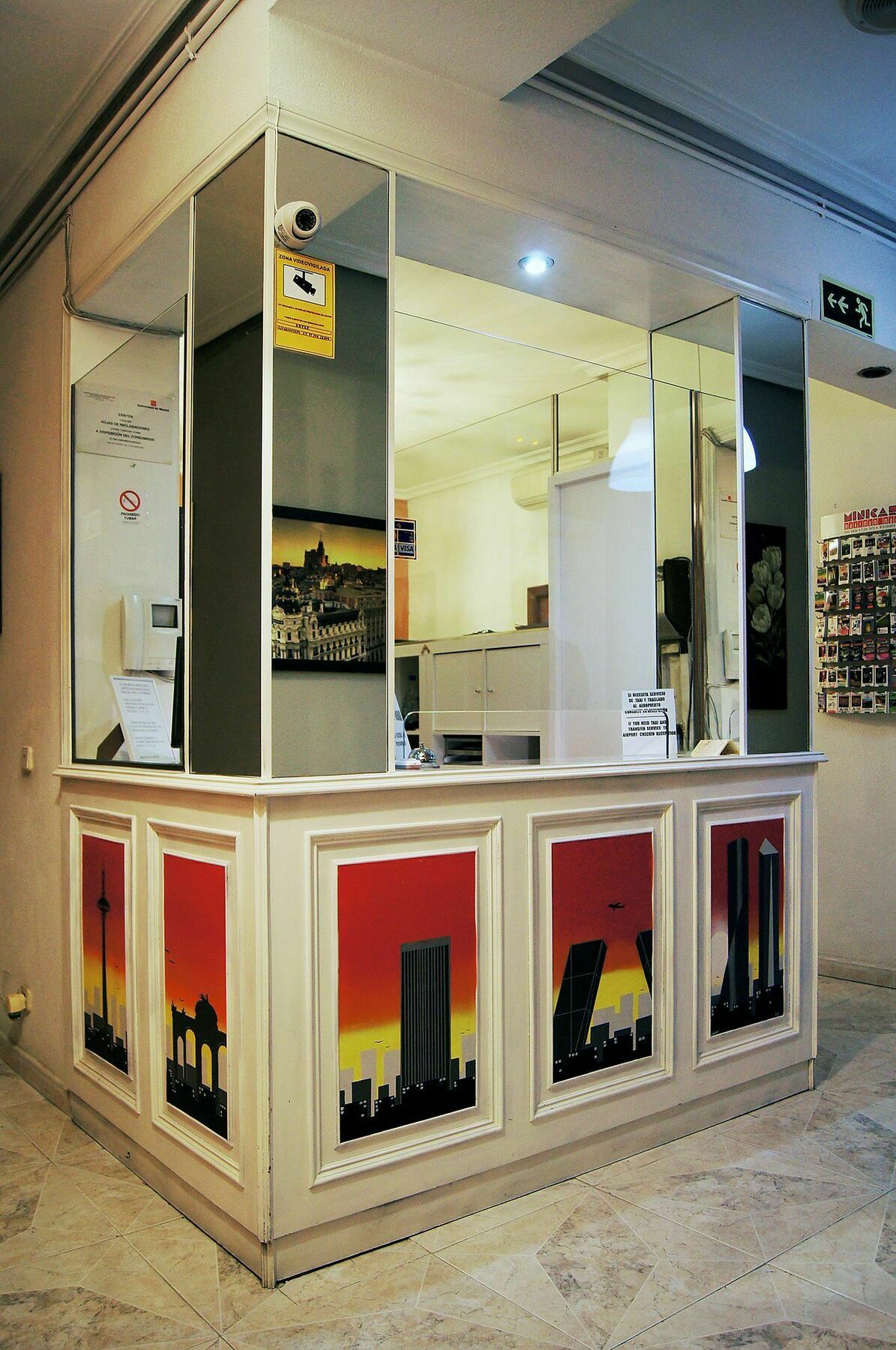 Hostal Fuencarral Kryse Madrid Esterno foto
