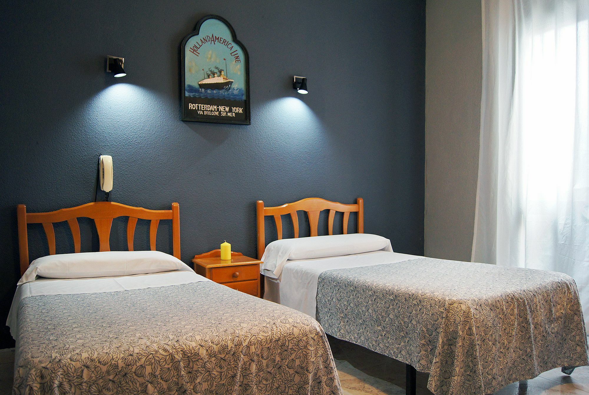 Hostal Fuencarral Kryse Madrid Esterno foto