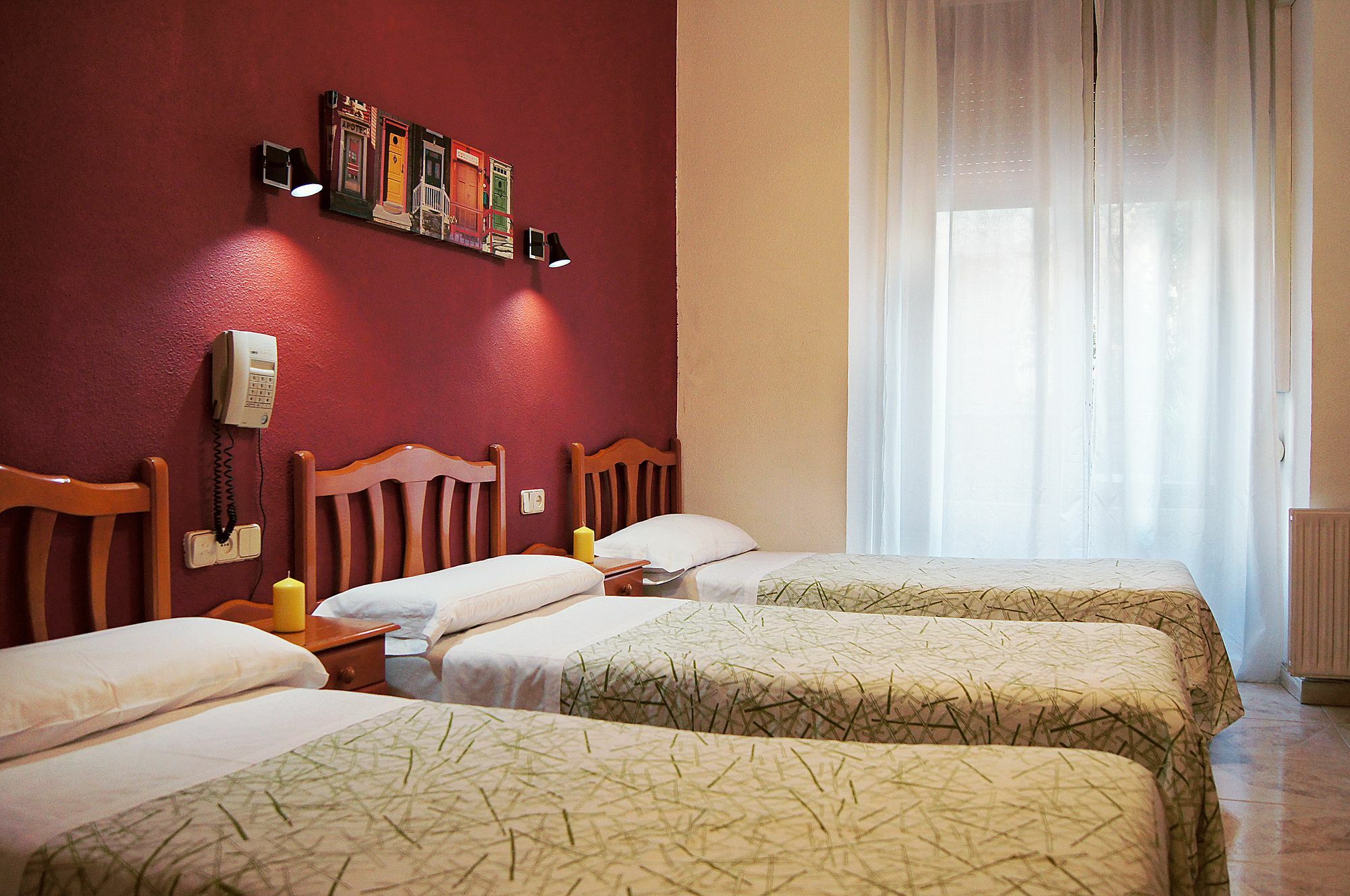 Hostal Fuencarral Kryse Madrid Esterno foto